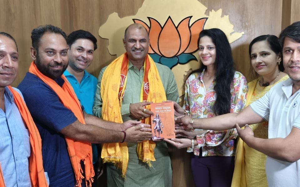 भाजपा राजस्थान प्रदेश कार्यालय पर अध्यक्ष श्री सी पी जोशी, सांसद चित्तौड़गढ़ से भेंट कर